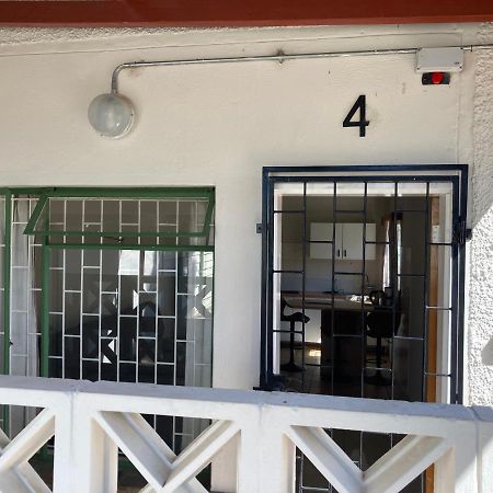 Ramblers Self Catering Accommodation Windhoek Exterior photo